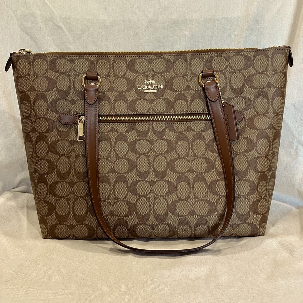 ✧･ﾟ: *✧･ﾟ:*Brand New Coach Purse ✧･ﾟ: *✧･ﾟ:*